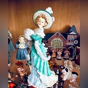 Maud Humphrey Bogart figurine, “We Shall Come Rejoicing,”